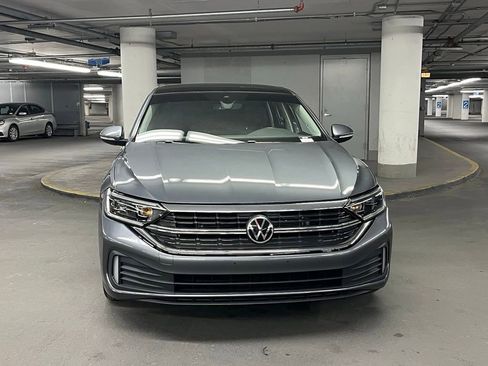 Used 2023 Volkswagen Jetta SEL FWD image 30