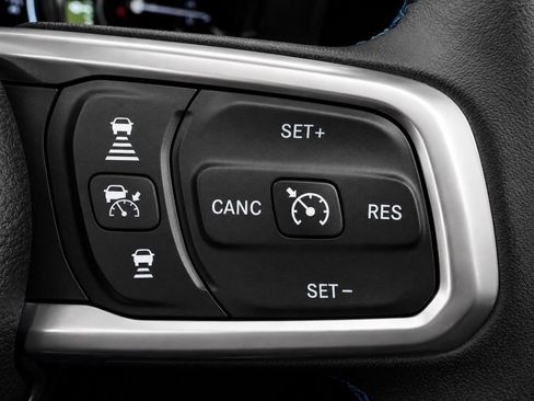 Used 2024 Jeep Wrangler High Altitude AWD/4WD image 33