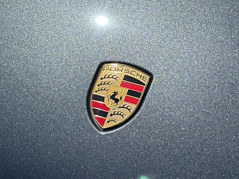 Used 2022 Porsche Macan AWD/4WD image 10