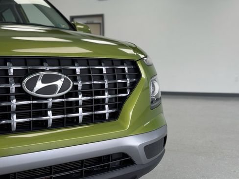 Used 2022 Hyundai Venue SEL image 11