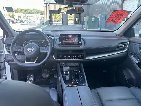 Certified 2023 Nissan Rogue SV w/ SV Premium B Package AWD/4WD image 24