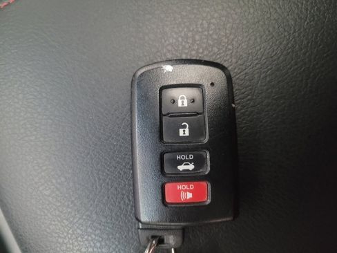 Used 2016 Toyota Camry XSE w/ Moonroof Package FWD image 32