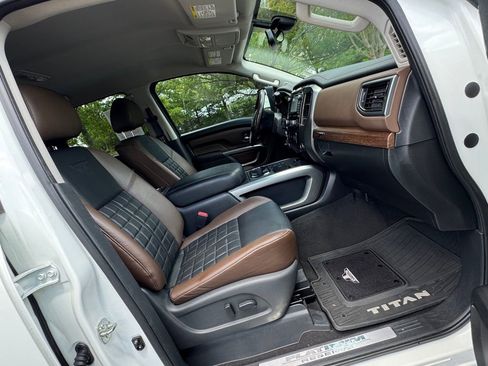 Used 2017 Nissan Titan Platinum Reserve AWD/4WD image 7