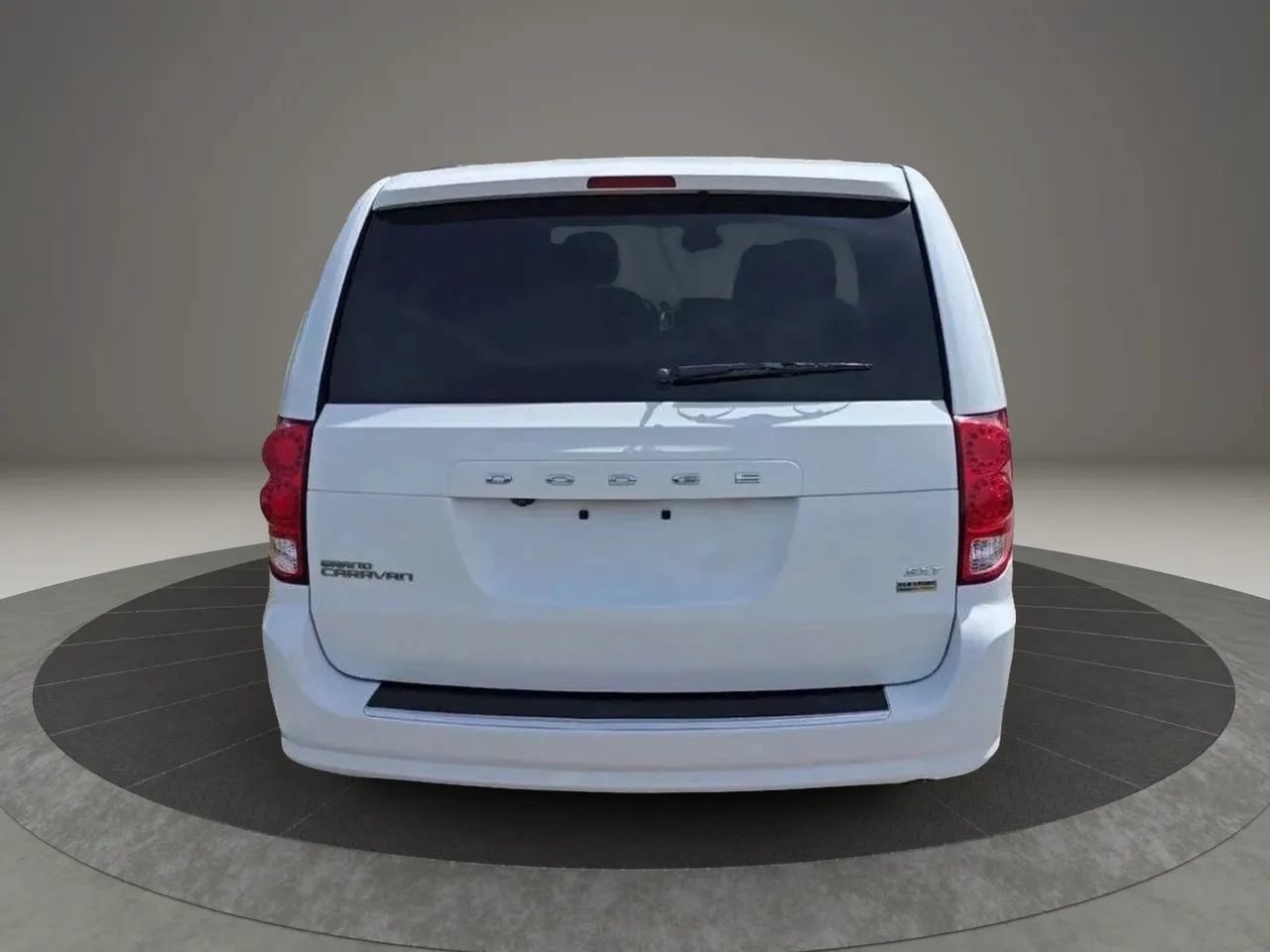 Used 2019 Dodge Grand Caravan SXT FWD image 5