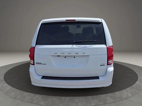 Used 2019 Dodge Grand Caravan SXT FWD image 5