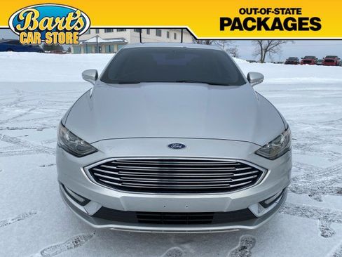 Used 2017 Ford Fusion SE w/ Equipment Group 201A image 2