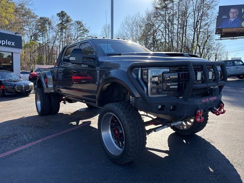 Used 2017 Ford F350 Platinum w/ Platinum Ultimate Package image 6