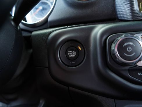 Used 2021 Jeep Wrangler Unlimited Sahara AWD/4WD image 28