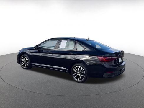 Used 2025 Volkswagen Jetta SE image 10