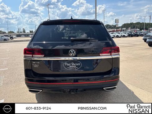 Used 2023 Volkswagen Atlas SE w/ Black Wheel Package FWD image 12