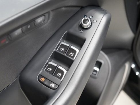 Used 2017 Audi Q5 2.0T Premium Plus w/ Technology Package image 19