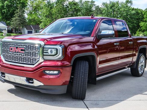Used 2017 GMC Sierra 1500 Denali w/ Denali Ultimate Package AWD/4WD image 3