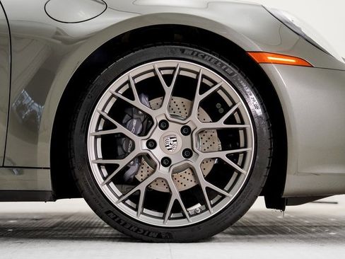 Used 2023 Porsche 911 Carrera image 32