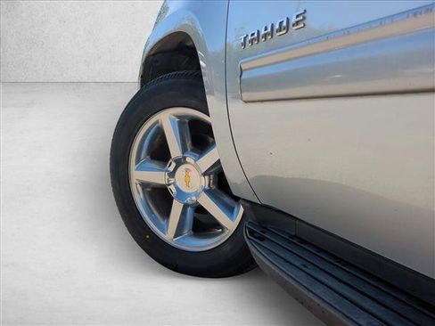Used 2013 Chevrolet Tahoe LT w/ Luxury Package image 9