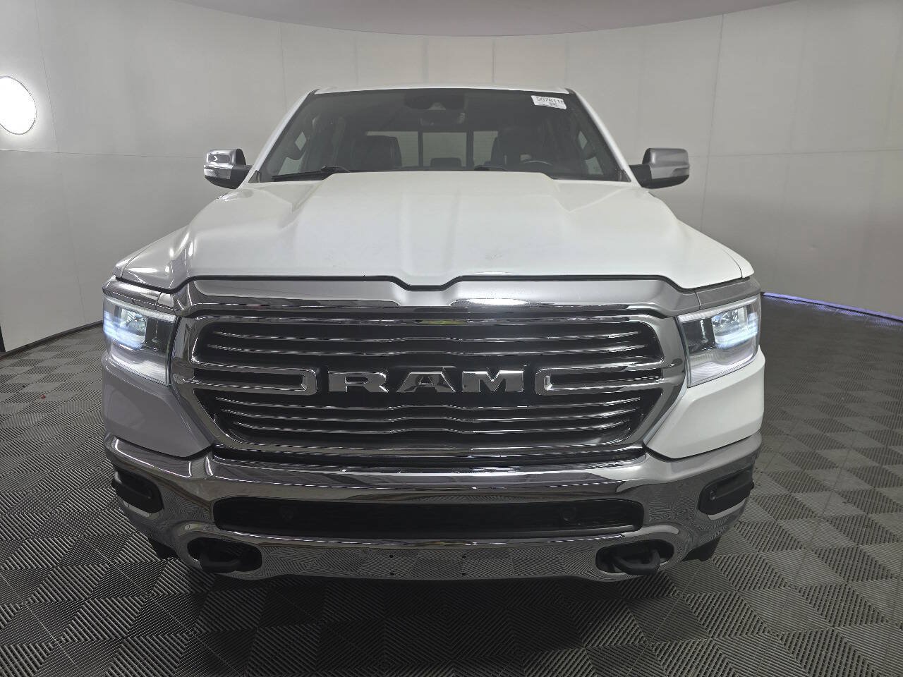 Used 2023 RAM 1500 Laramie AWD/4WD image 4