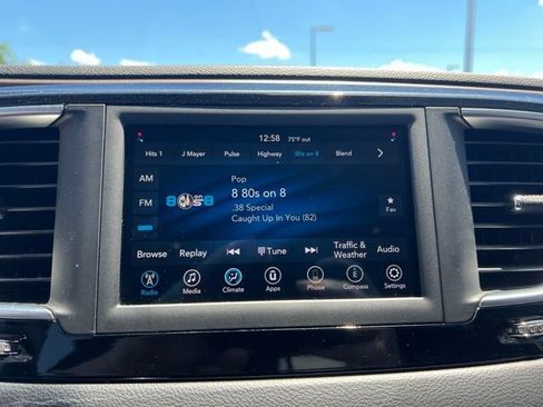Used 2020 Chrysler Voyager Lxi FWD image 18