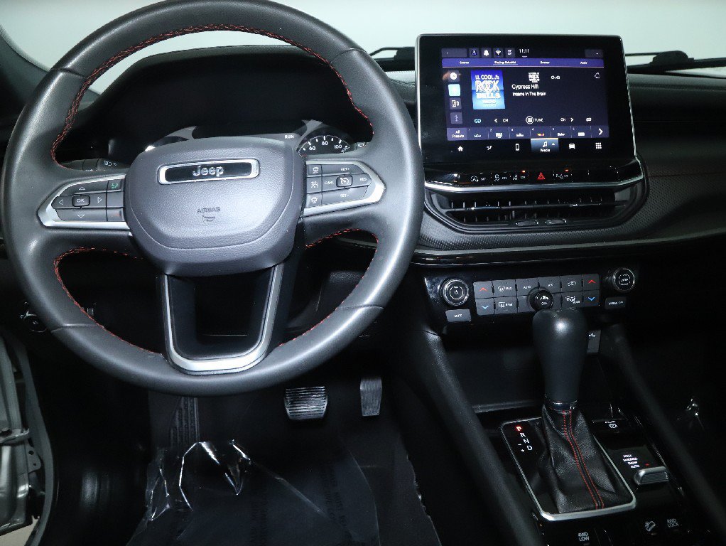 Used 2025 Jeep Compass Trailhawk AWD/4WD image 27