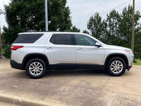 Used 2019 Chevrolet Traverse LT FWD image 7