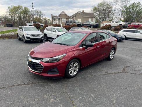Used 2019 Chevrolet Cruze LT w/ Convenience Package FWD image 7