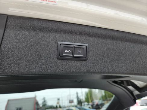 Used 2015 Audi Q3 2.0T Prestige image 9