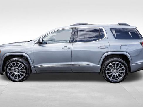 Used 2023 GMC Acadia Denali w/ Denali Ultimate Package AWD/4WD image 10