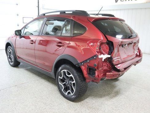 Used 2017 Subaru Crosstrek 2.0i Premium image 3