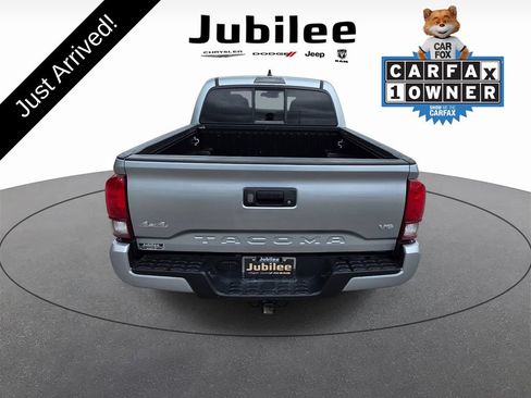 Used 2022 Toyota Tacoma SR AWD/4WD image 3