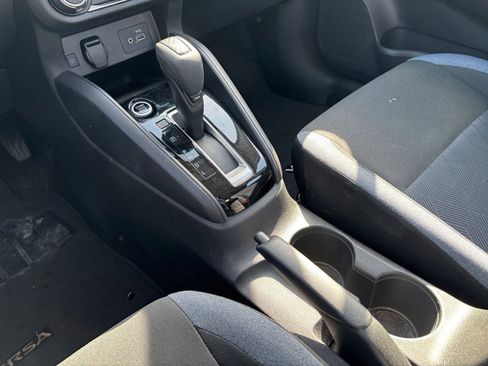 Used 2025 Nissan Versa SV image 39