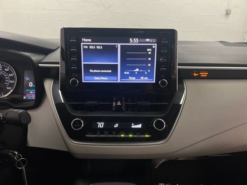 Used 2020 Toyota Corolla LE FWD image 20