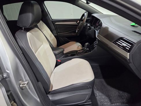 Used 2019 Volkswagen Jetta R-Line FWD image 10