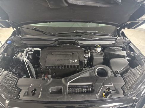 Used 2025 Honda Pilot Black Edition image 16