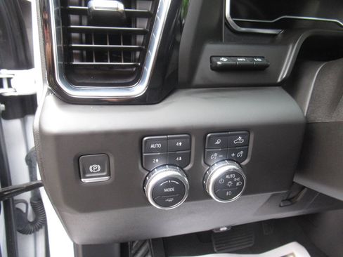 Used 2025 GMC Sierra 2500 Denali w/ Denali Reserve Package AWD/4WD image 25