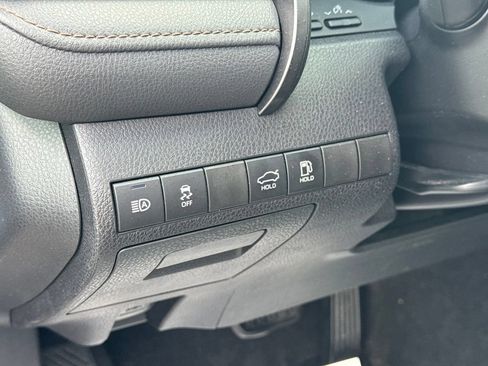 Used 2019 Toyota Camry XLE w/ Navigation Package FWD image 41