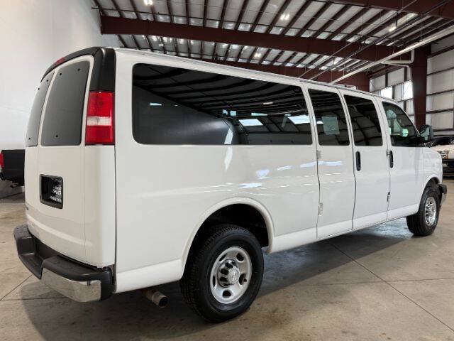 Used 2017 Chevrolet Express 3500 LT w/ LT Preferred Equipment Group RWD image 8