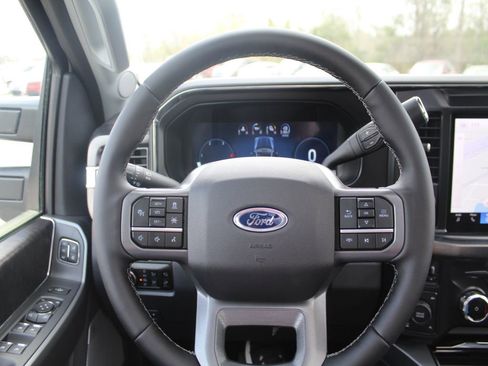 New 2026 Ford F250 Lariat w/ Black Appearance Package image 22