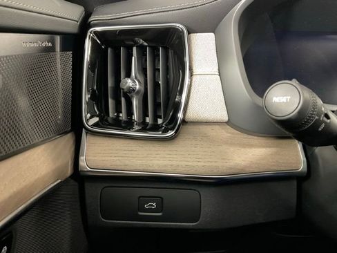 New 2026 Volvo XC90 B6 Plus w/ Protection Package Premier image 20