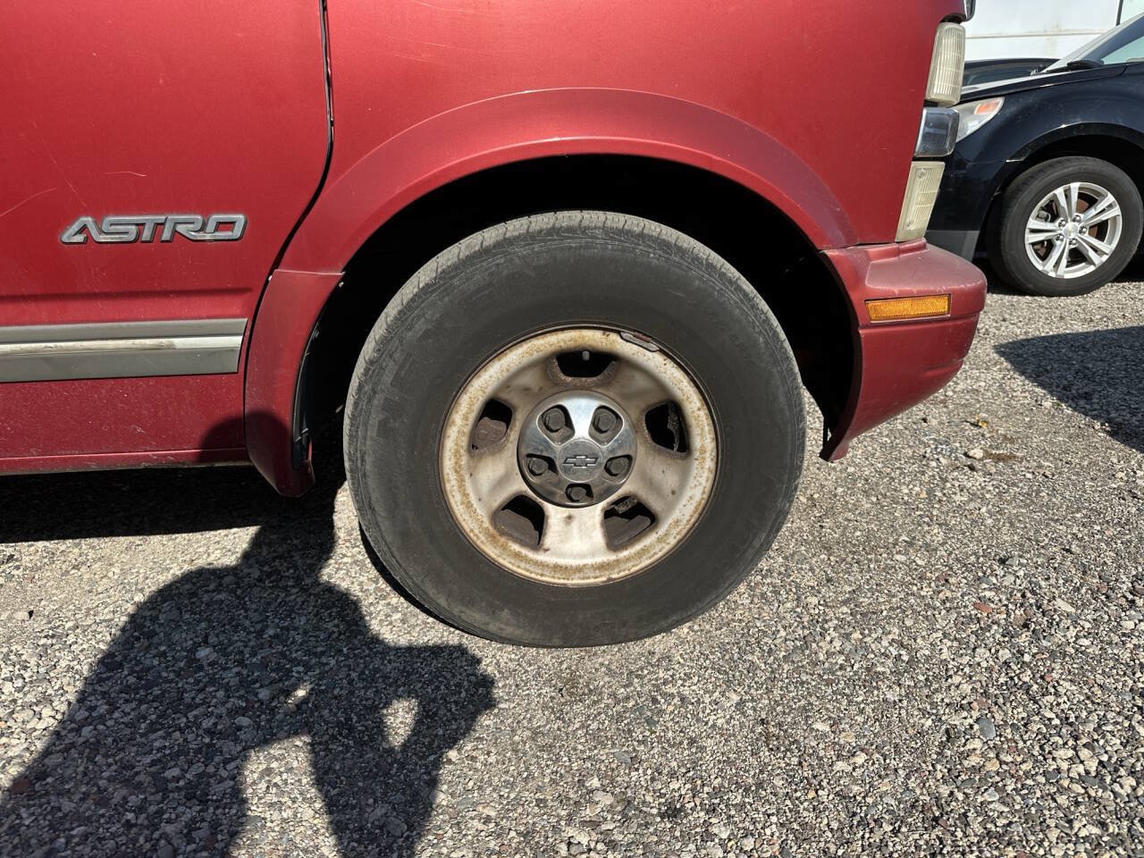 Used 1998 Chevrolet Astro Passenger RWD image 12