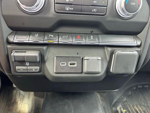 Used 2025 GMC Sierra 2500 Pro w/ 1SA Pro Safety Plus Package AWD/4WD image 19