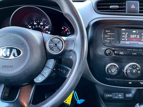 Used 2016 Kia Soul + image 22