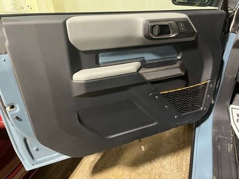 Used 2022 Ford Bronco Badlands image 11