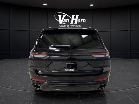 Used 2025 Jeep Grand Cherokee Summit w/ Obsidian Package image 14