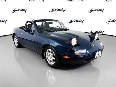 Used 1997 MAZDA MX-5 Miata Base image 3
