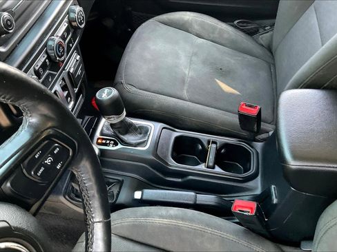 Used 2020 Jeep Wrangler Sport AWD/4WD image 14