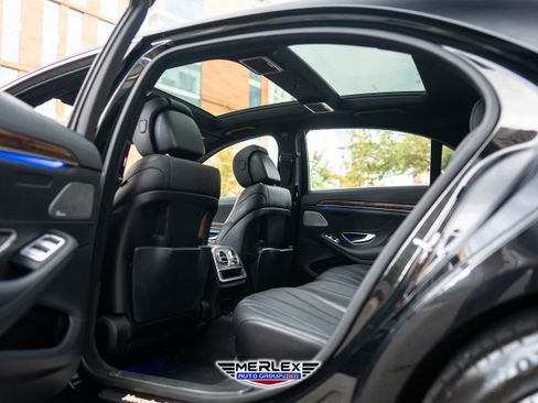 Used 2014 Mercedes-Benz S 550 Sedan w/ Sport Package w/ Sport Package image 21