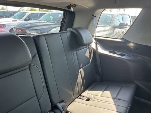Used 2018 Chevrolet Tahoe LT w/ Luxury Package AWD/4WD image 9