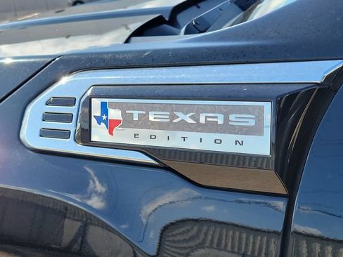 Used 2025 GMC Sierra 2500 SLT w/ Texas SLT Premium Package AWD/4WD image 9