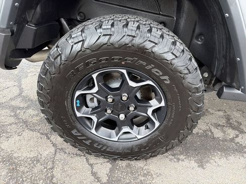 Used 2023 Jeep Wrangler Unlimited Rubicon 4xe w/ Cold Weather Group AWD/4WD image 33