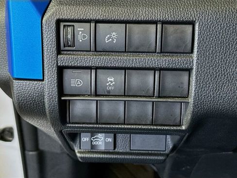 Certified 2025 Toyota Tacoma TRD Off-Road image 11