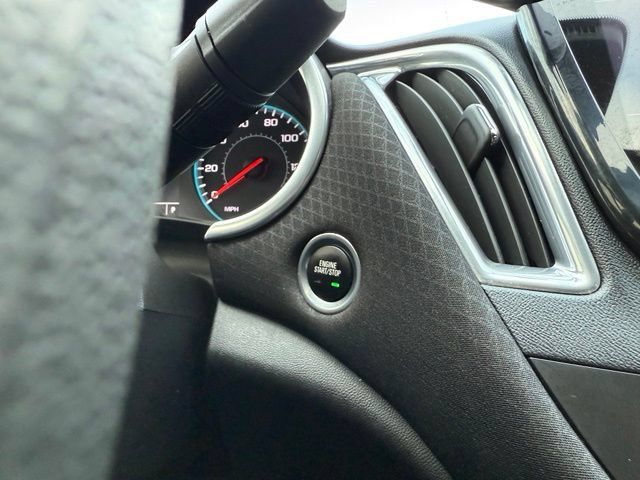 Used 2021 Chevrolet Malibu LT FWD image 23