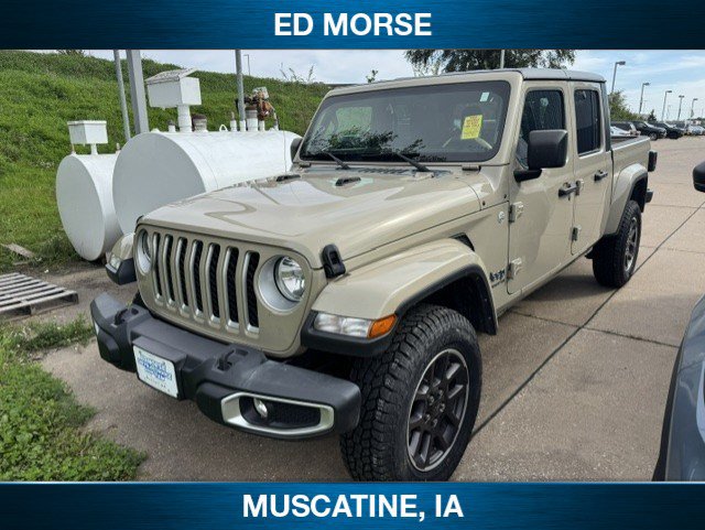 Used 2022 Jeep Gladiator Overland w/ Cold Weather Group AWD/4WD image 1